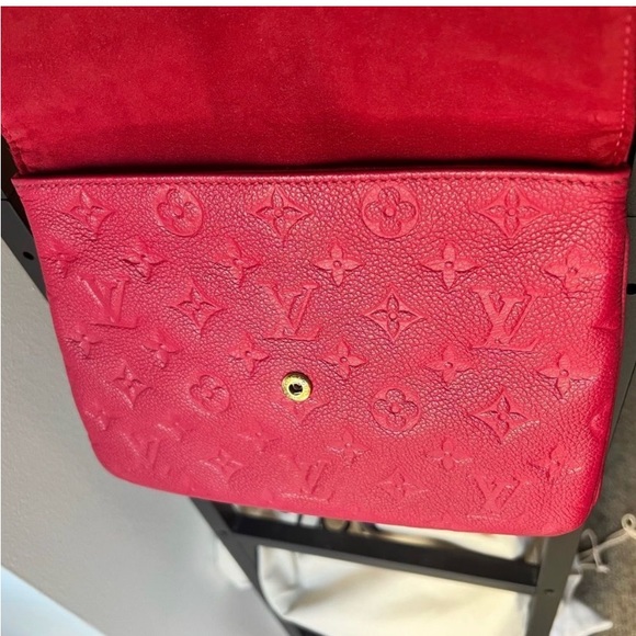 Louis crossbody authentic - Picture 3 of 15